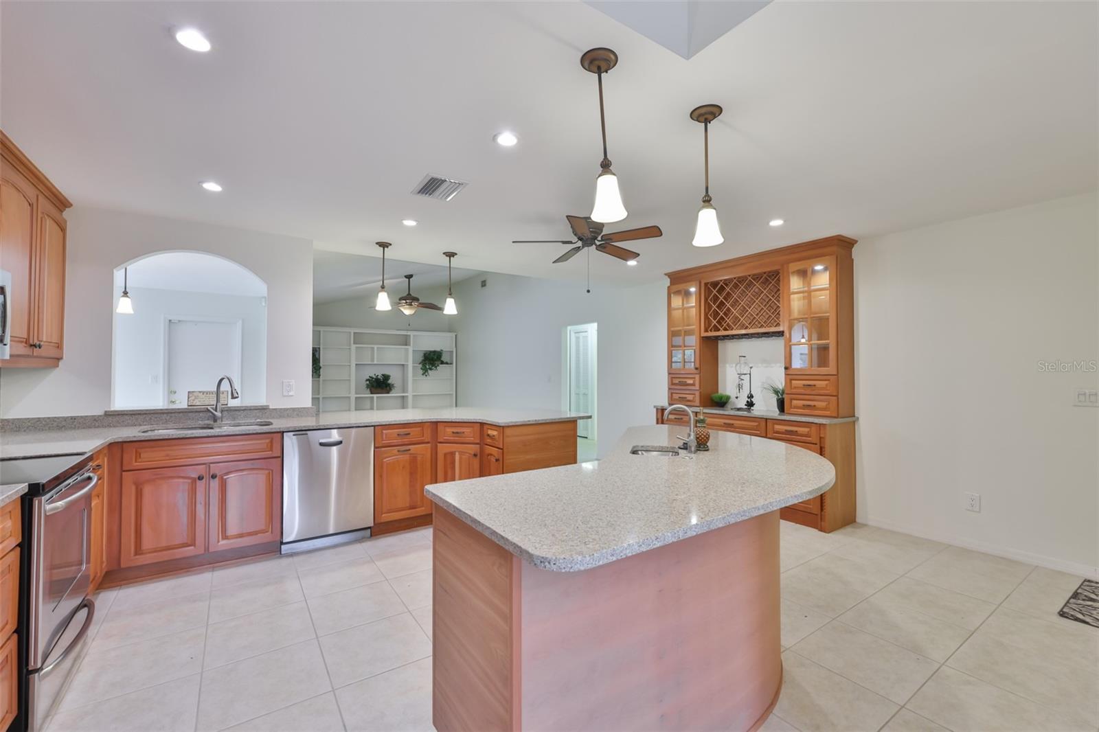 1819 NEW BEDFORD DR, SUN CITY CENTER, FL, 33573