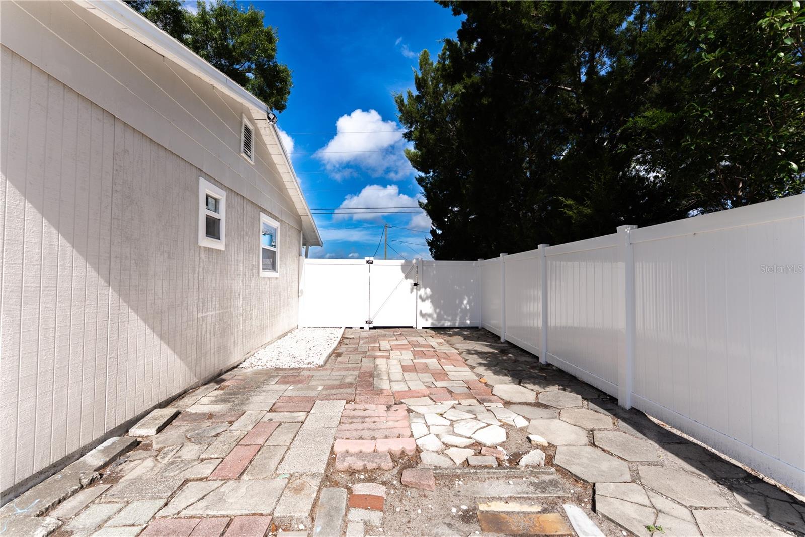 842 43RD ST S, ST PETERSBURG, FL, 33711