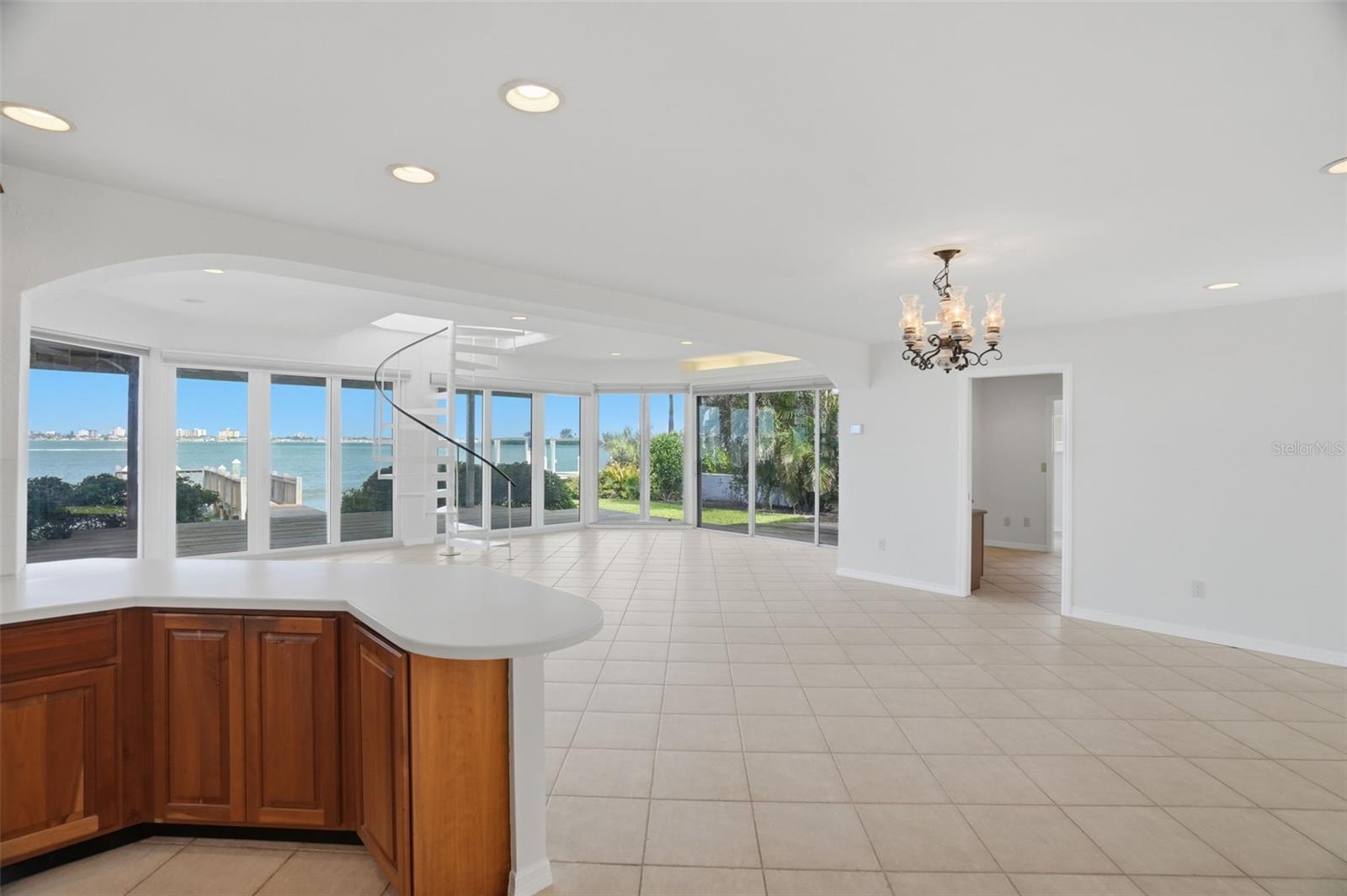 1832 VENETIAN POINT DR, CLEARWATER, FL, 33755