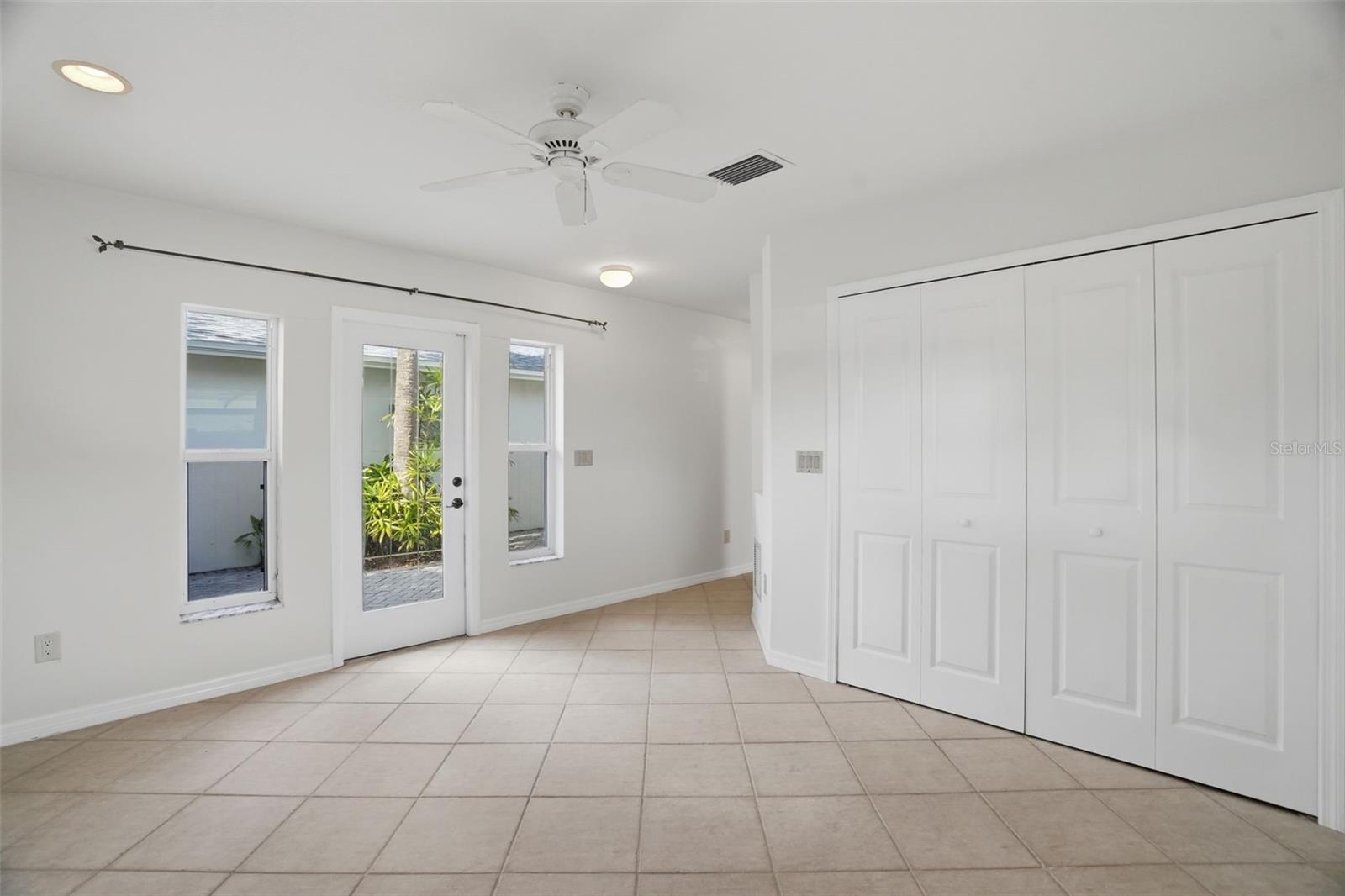 1832 VENETIAN POINT DR, CLEARWATER, FL, 33755