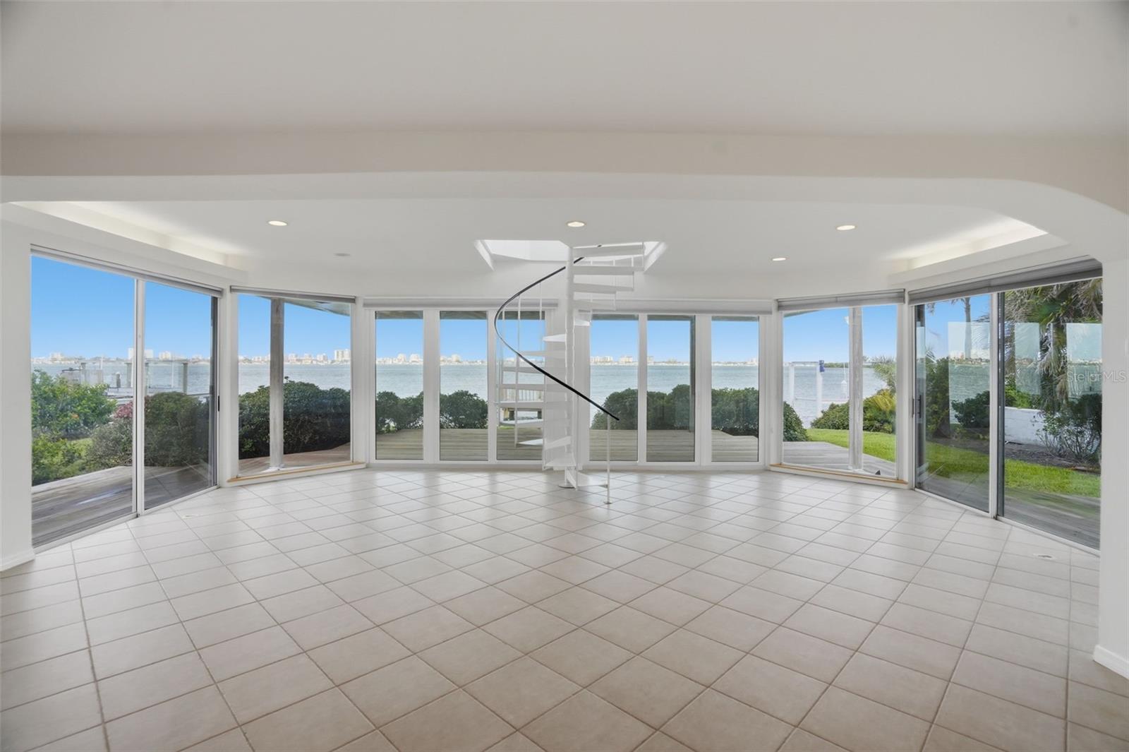 1832 VENETIAN POINT DR, CLEARWATER, FL, 33755