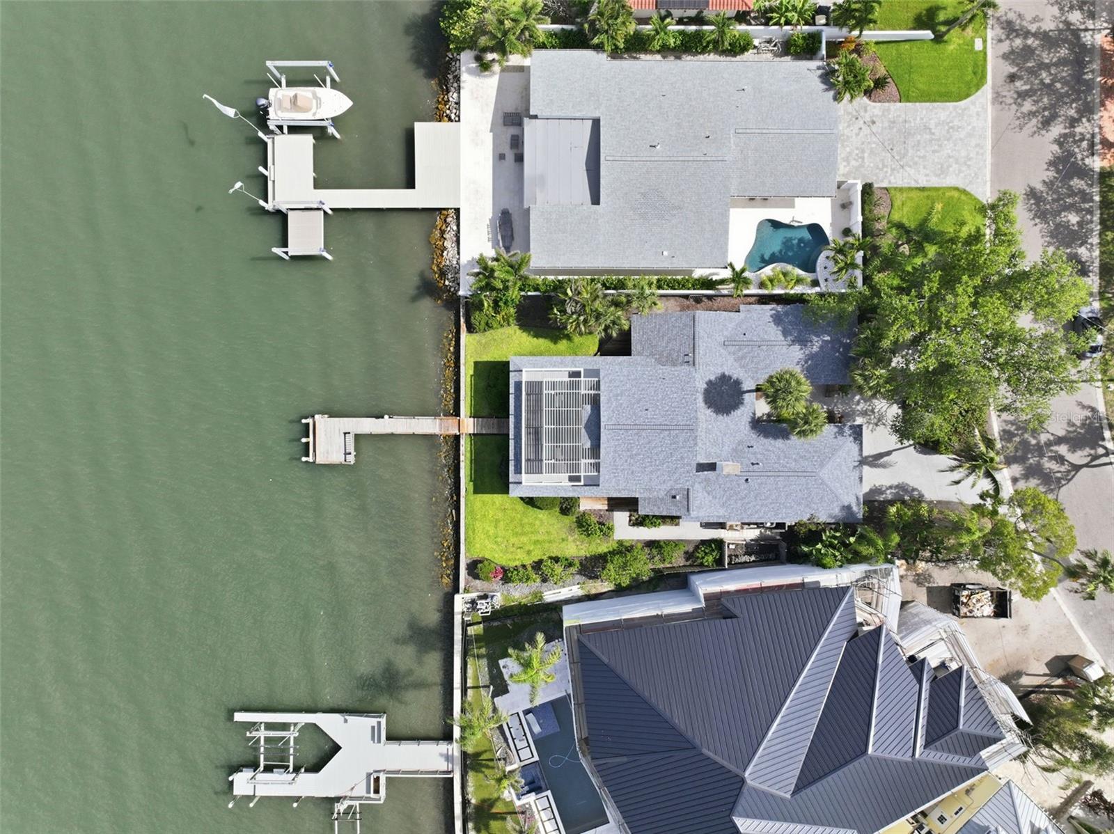 1832 VENETIAN POINT DR, CLEARWATER, FL, 33755
