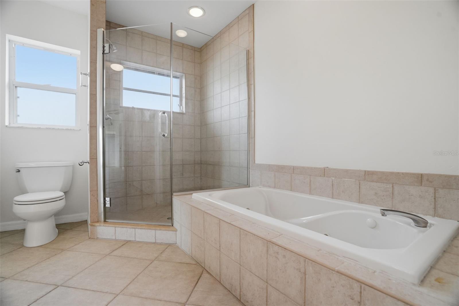 1832 VENETIAN POINT DR, CLEARWATER, FL, 33755