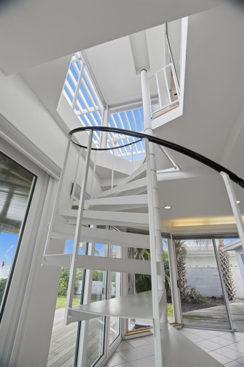 1832 VENETIAN POINT DR, CLEARWATER, FL, 33755
