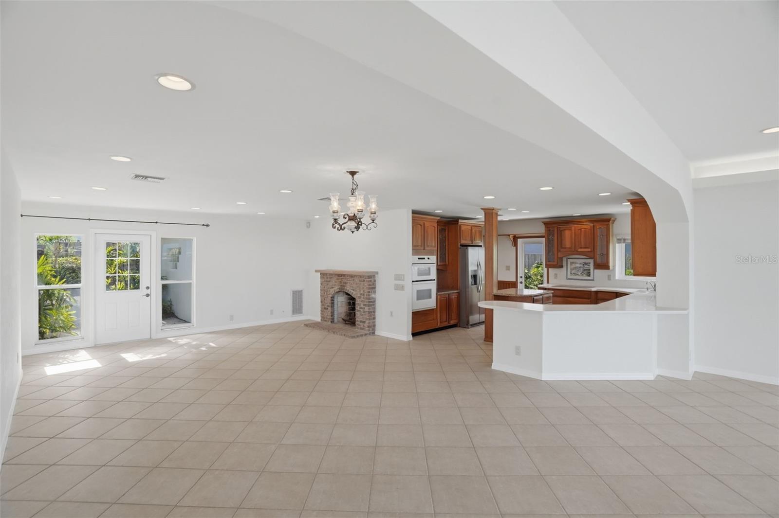 1832 VENETIAN POINT DR, CLEARWATER, FL, 33755