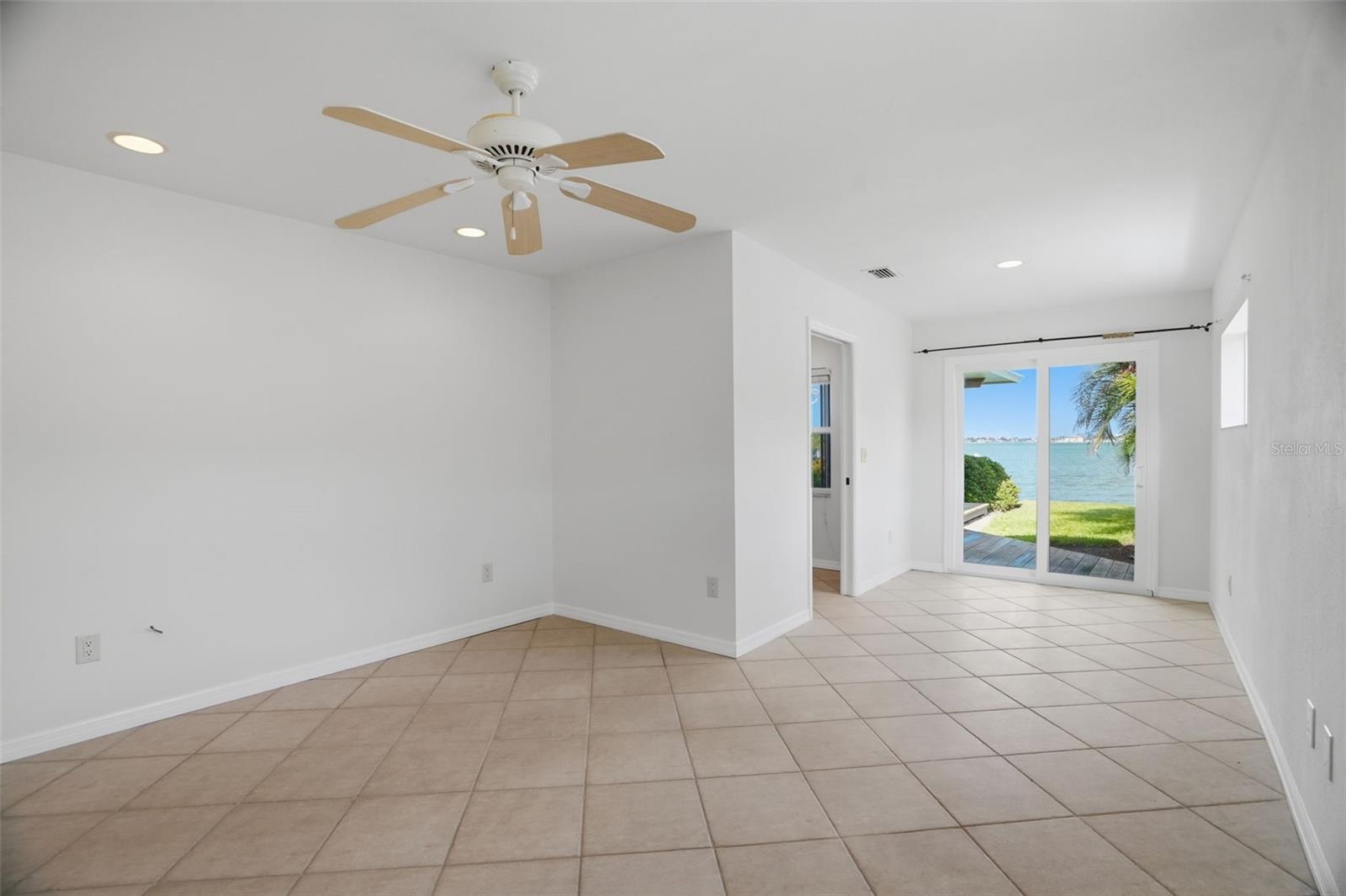 1832 VENETIAN POINT DR, CLEARWATER, FL, 33755