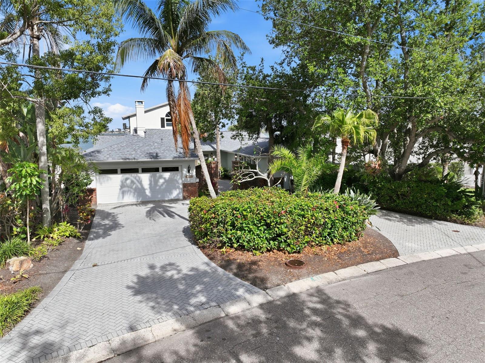 1832 VENETIAN POINT DR, CLEARWATER, FL, 33755