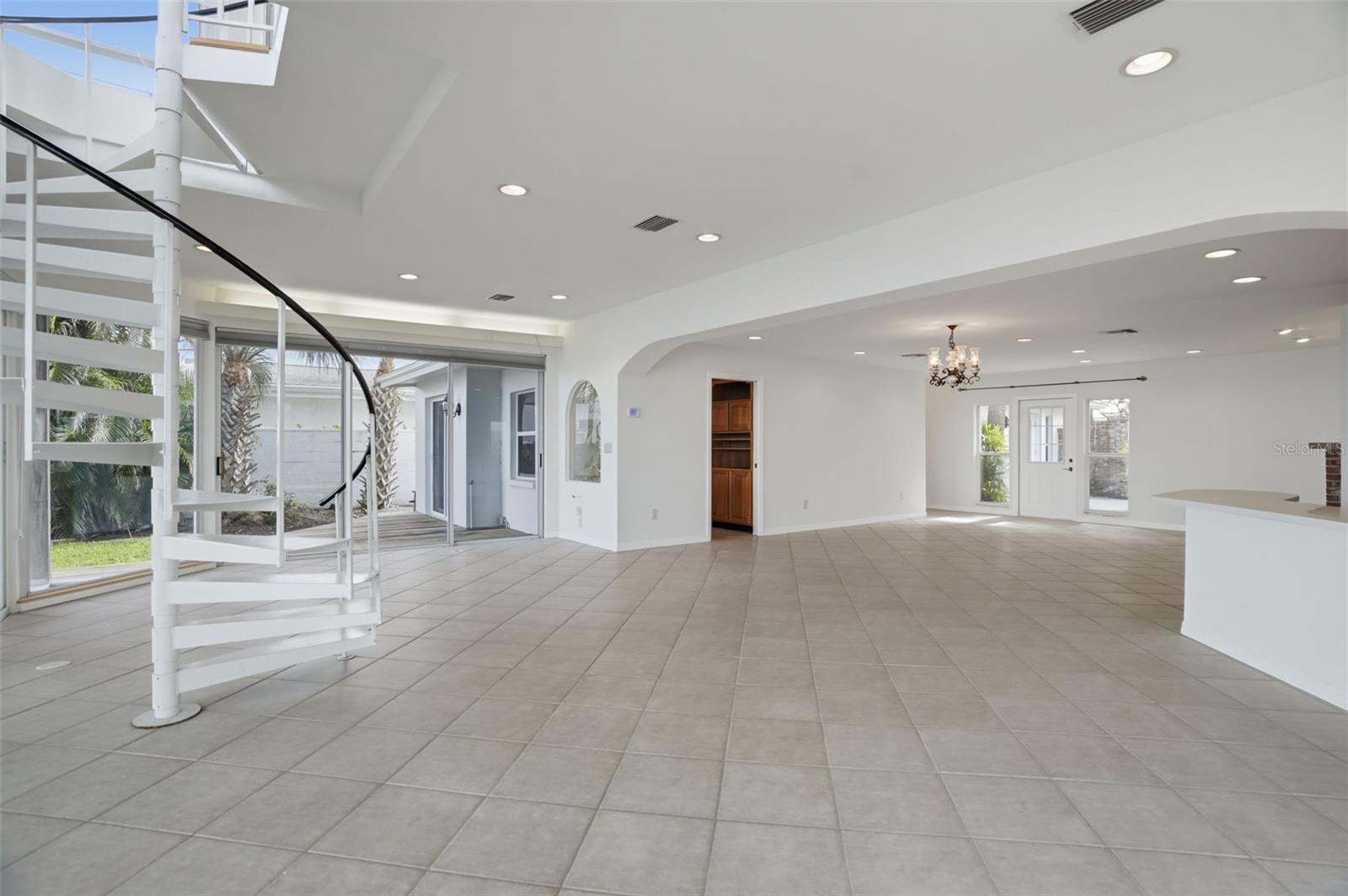 1832 VENETIAN POINT DR, CLEARWATER, FL, 33755