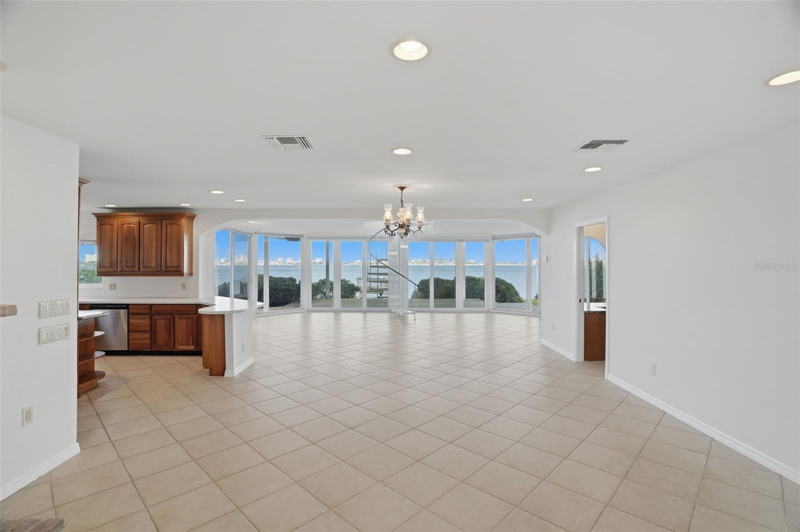 1832 VENETIAN POINT DR, CLEARWATER, FL, 33755