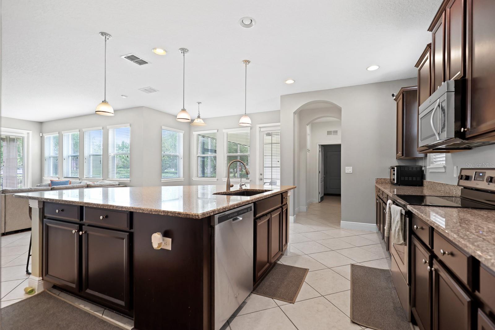 5302 FISHHAWK RIDGE DR, LITHIA, FL, 33547