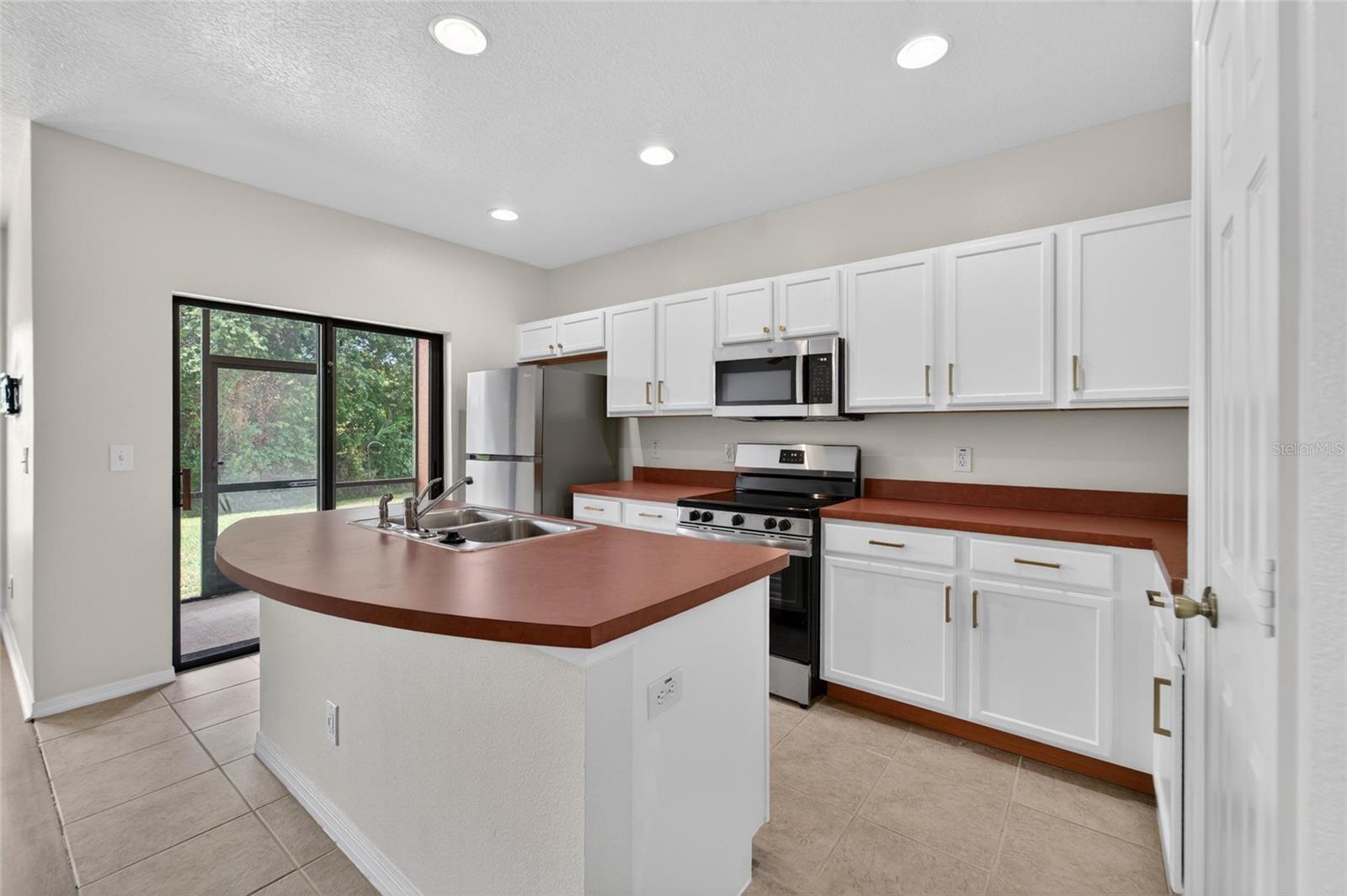 30132 MOSSBANK DR, WESLEY CHAPEL, FL, 33543