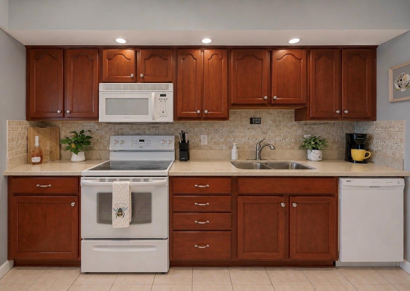 810 BAHIA DEL SOL DR #16, RUSKIN, FL, 33570