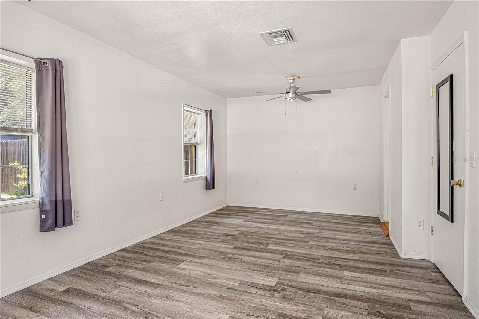 3545 PERKINS AVE, MOUNT DORA, FL, 32757