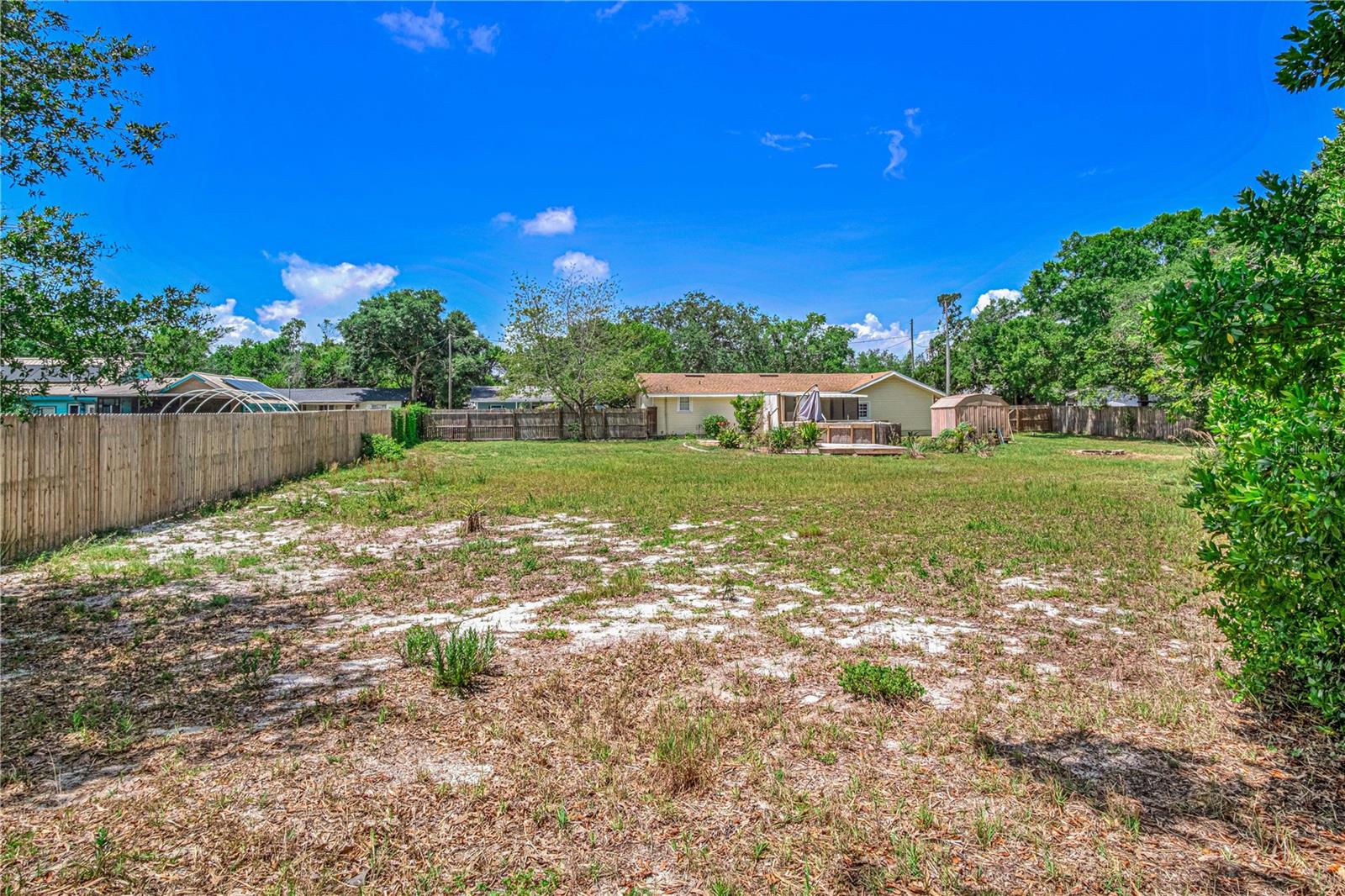 3545 PERKINS AVE, MOUNT DORA, FL, 32757