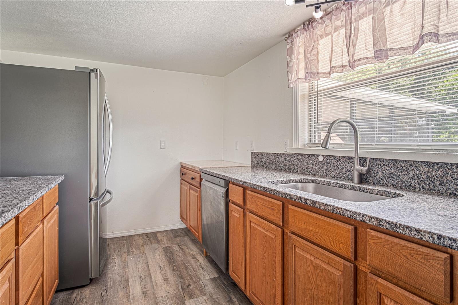 3545 PERKINS AVE, MOUNT DORA, FL, 32757