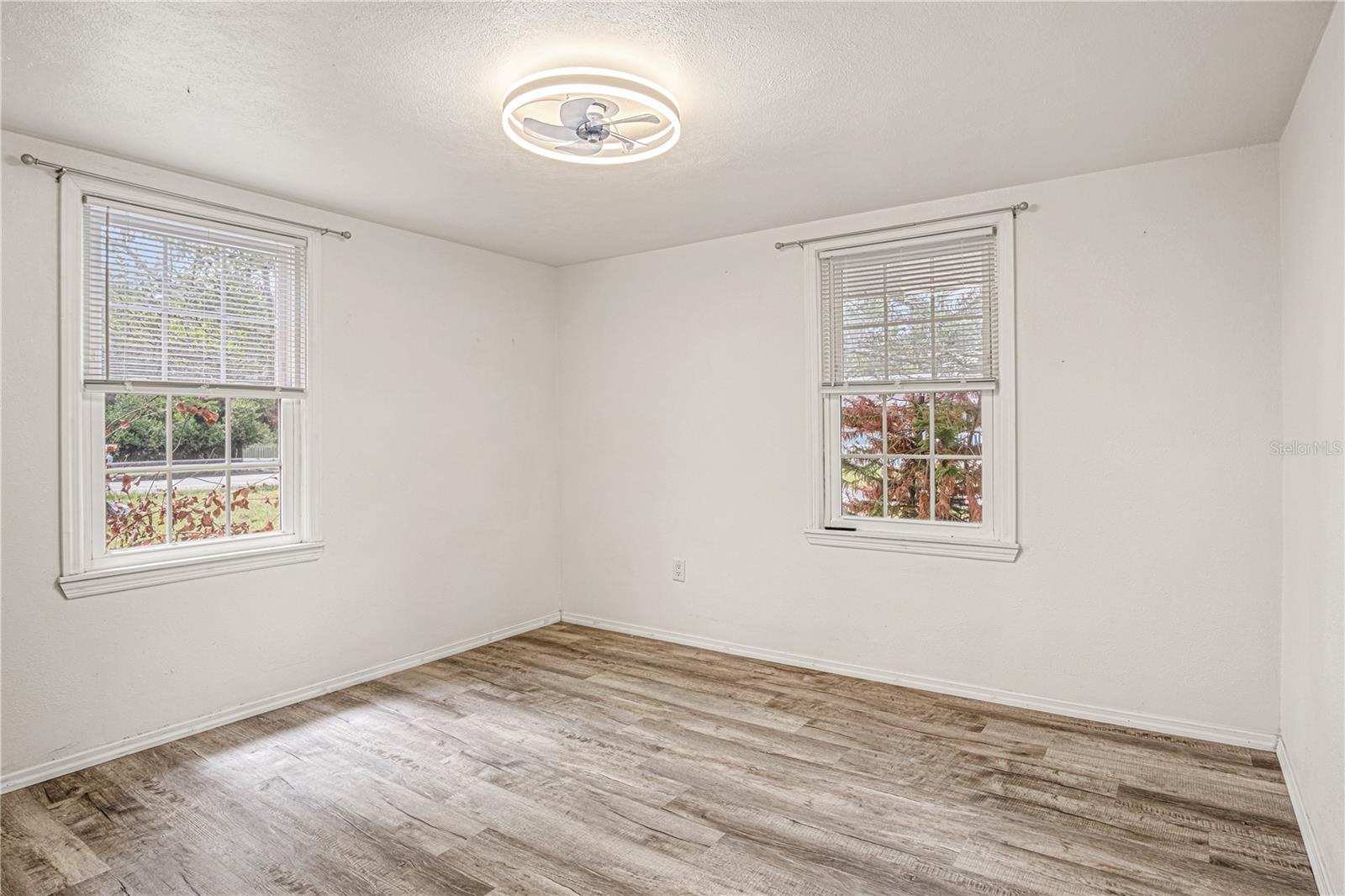 3545 PERKINS AVE, MOUNT DORA, FL, 32757