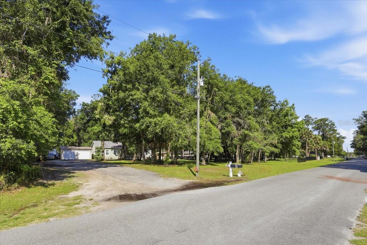 105 TROUPE RD, SAN MATEO, FL, 32187