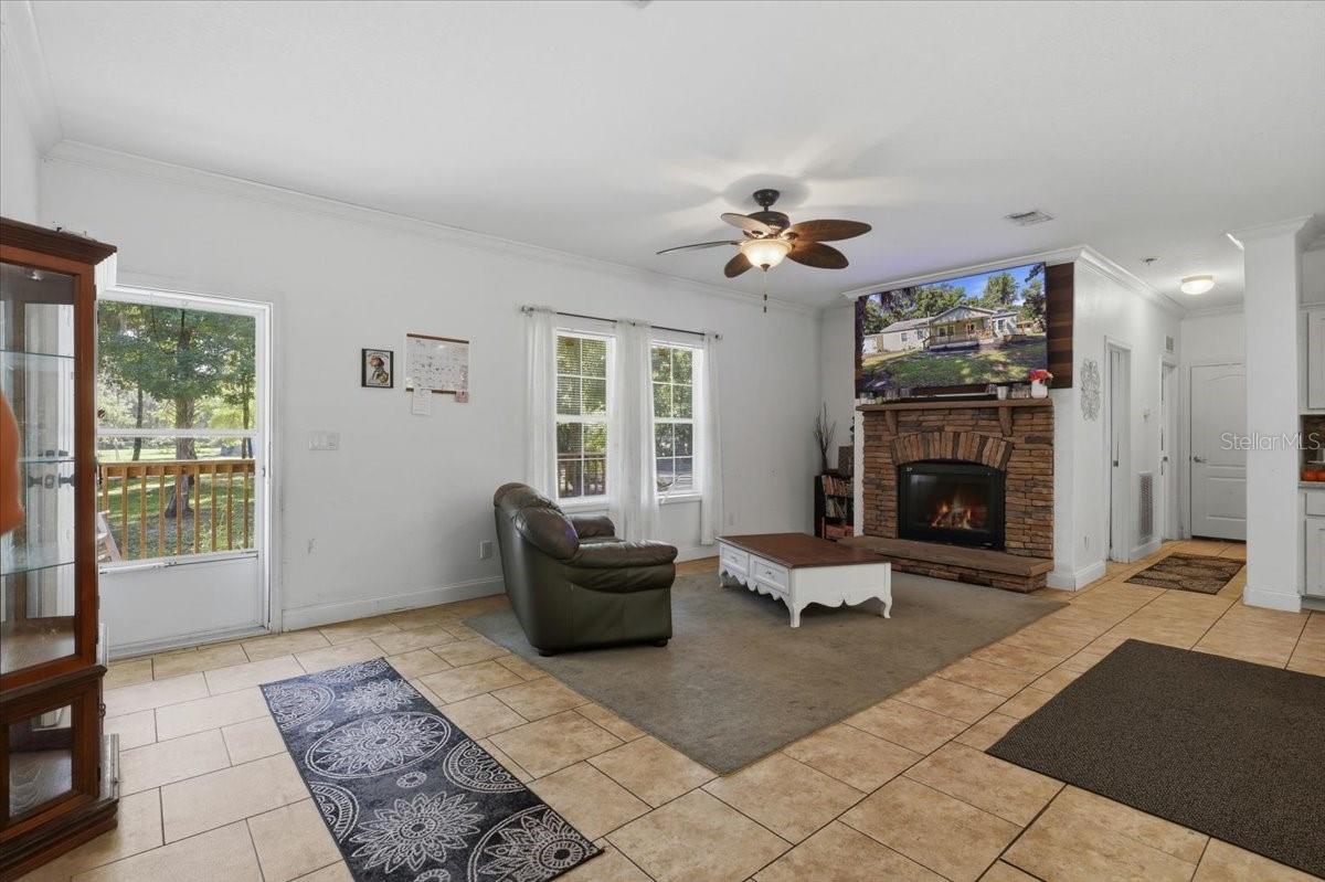 105 TROUPE RD, SAN MATEO, FL, 32187