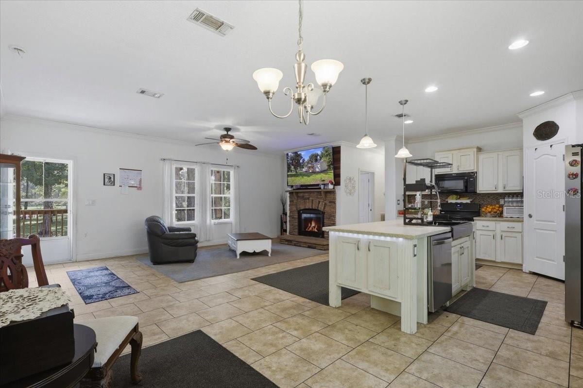 105 TROUPE RD, SAN MATEO, FL, 32187