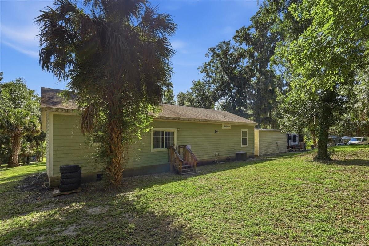 105 TROUPE RD, SAN MATEO, FL, 32187