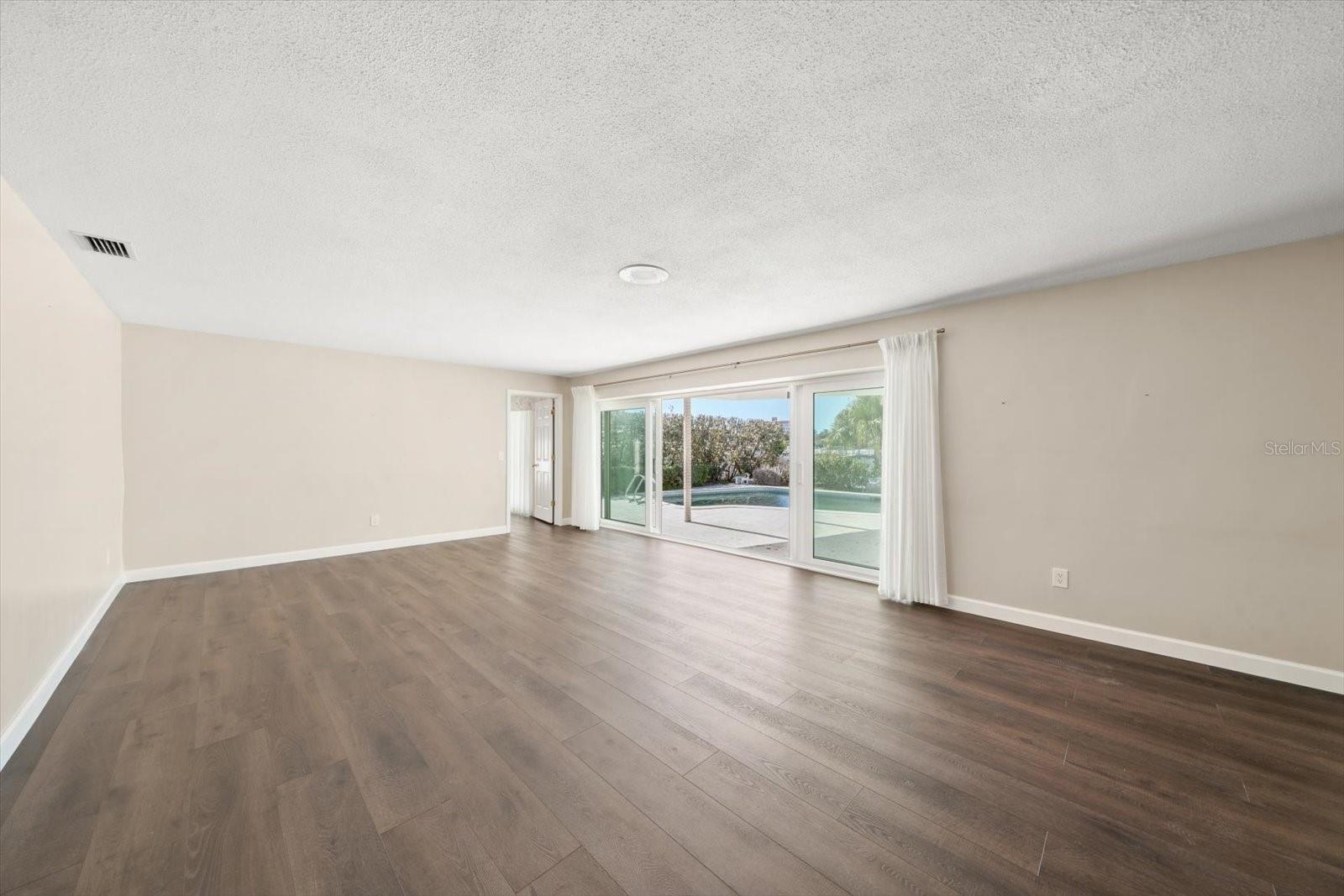878 HARBOR IS, CLEARWATER BEACH, FL, 33767