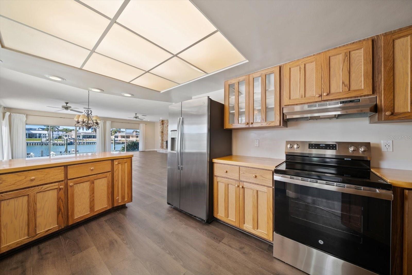 878 HARBOR IS, CLEARWATER BEACH, FL, 33767