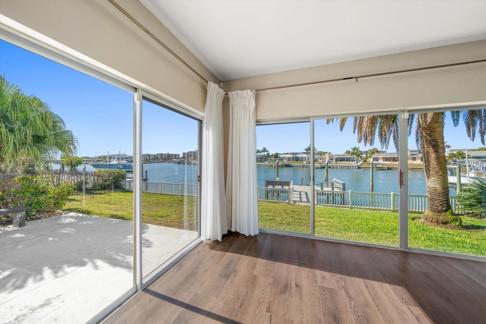 878 HARBOR IS, CLEARWATER BEACH, FL, 33767
