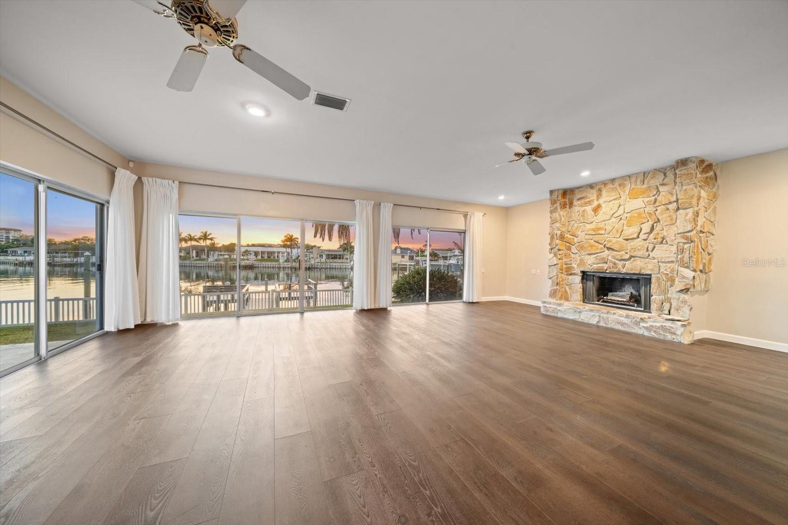 878 HARBOR IS, CLEARWATER BEACH, FL, 33767