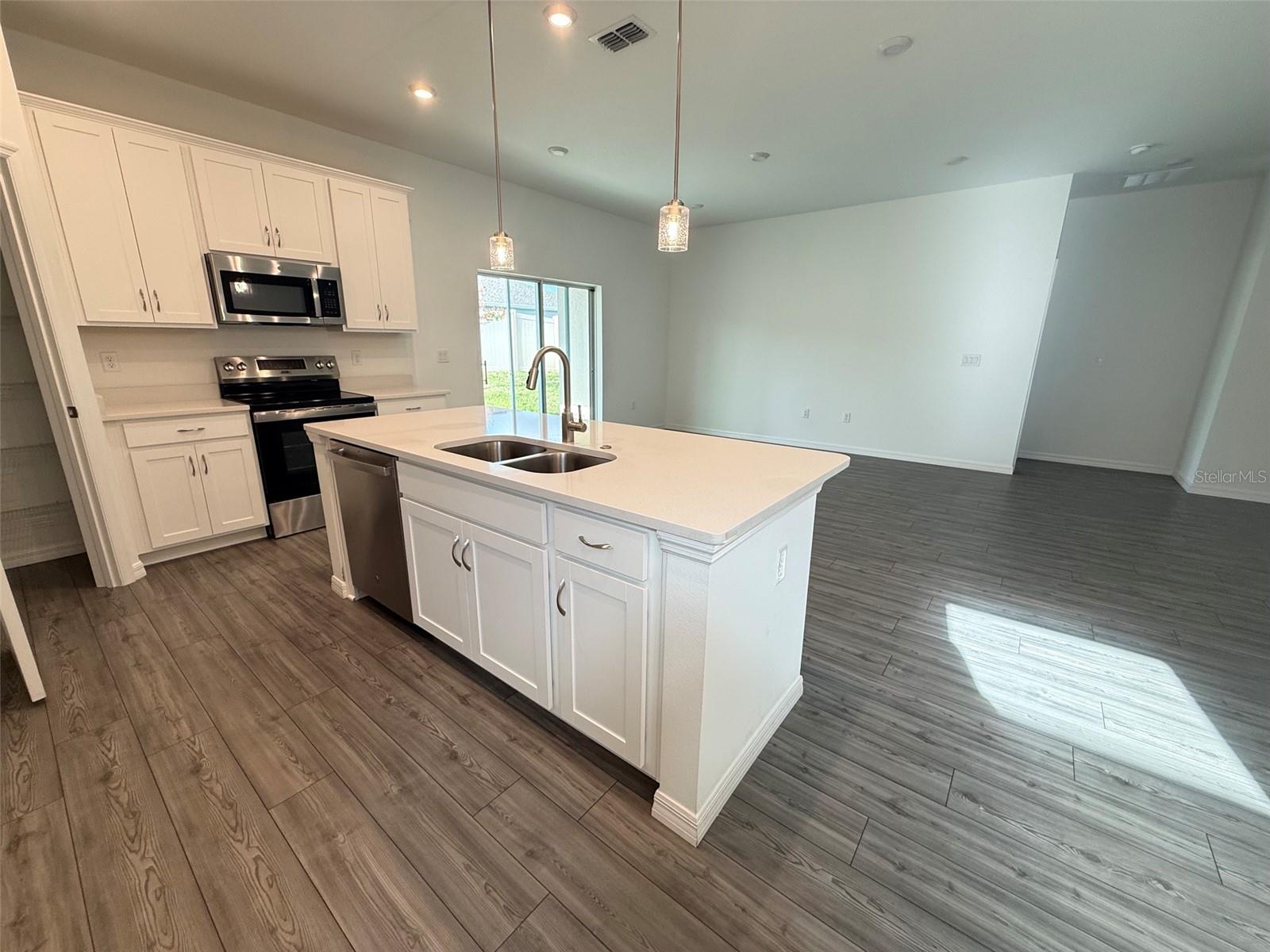 405 EVENTIDE AVE, MASCOTTE, FL, 34753