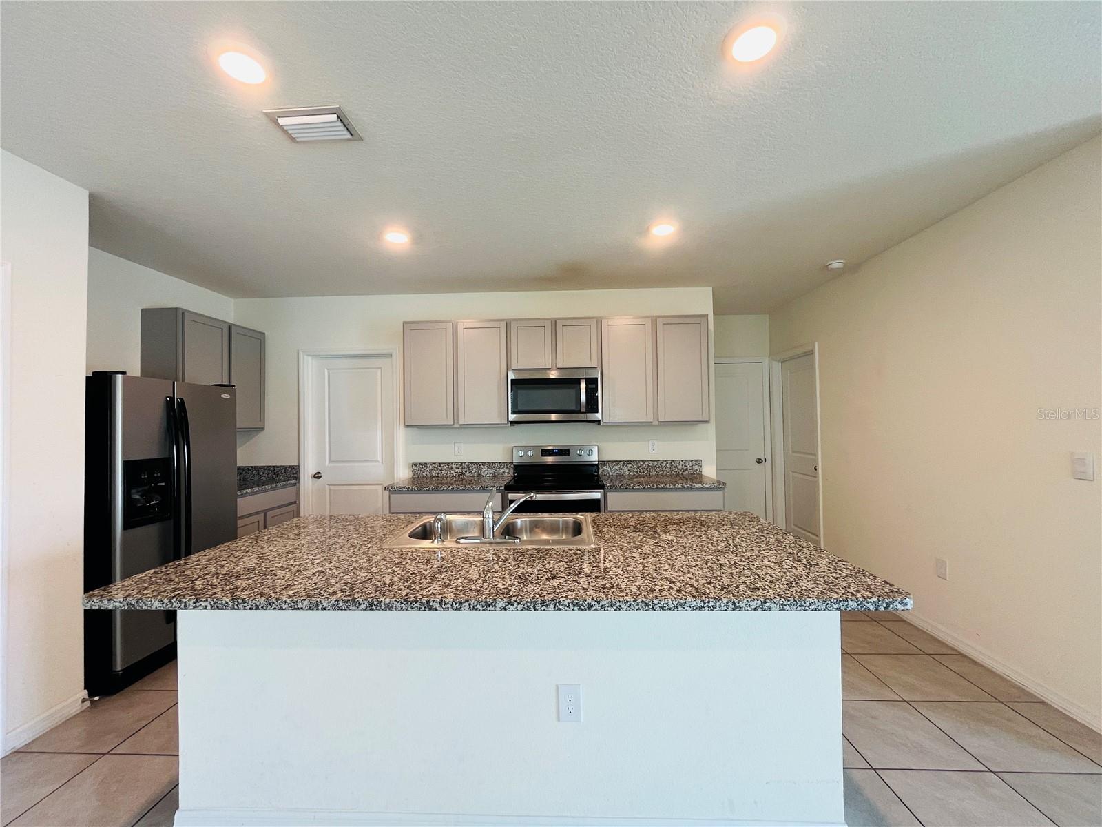 10624 PENNY GALE LOOP, SAN ANTONIO, FL, 33576
