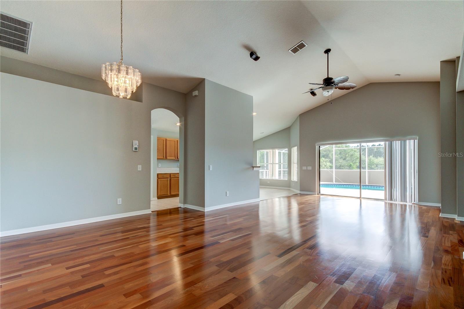18829 MAISONS DR, LUTZ, FL, 33558