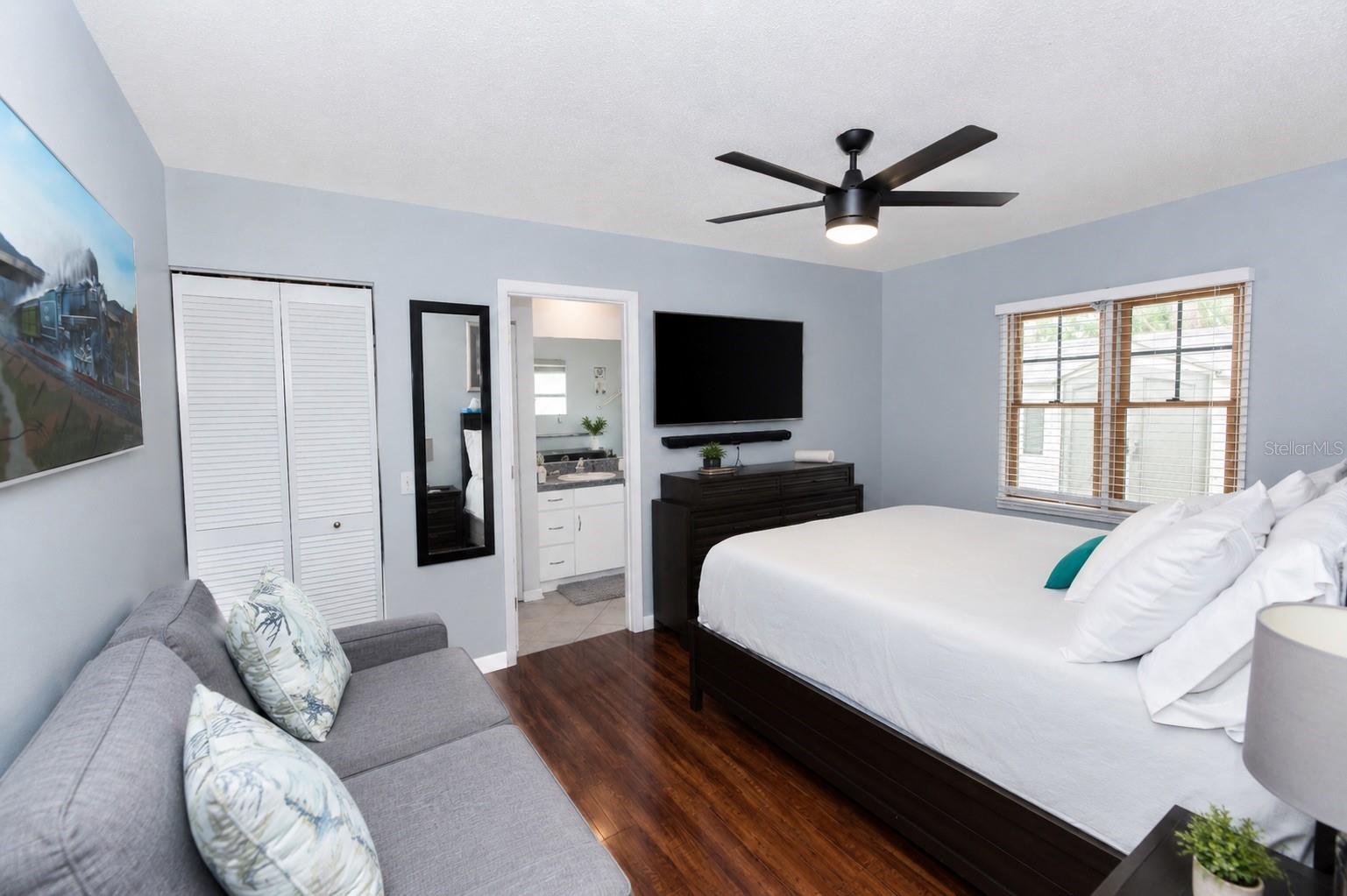 1065 LEWIS AVE, SARASOTA, FL, 34237