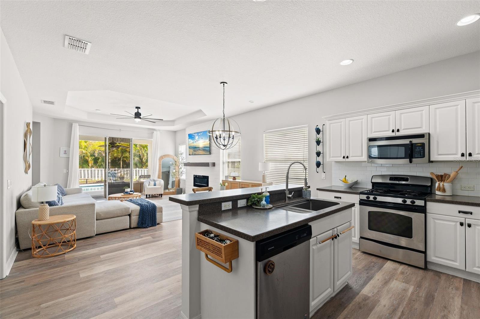 4946 NEWPORT NEWS CIR, BRADENTON, FL, 34211