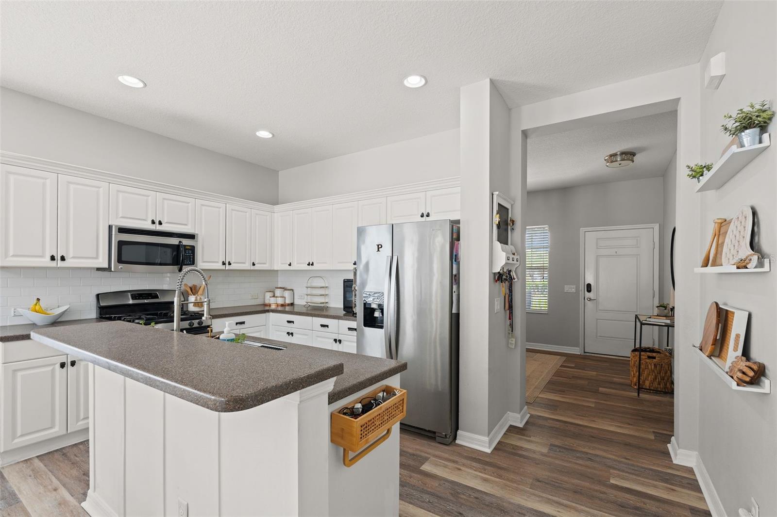 4946 NEWPORT NEWS CIR, BRADENTON, FL, 34211