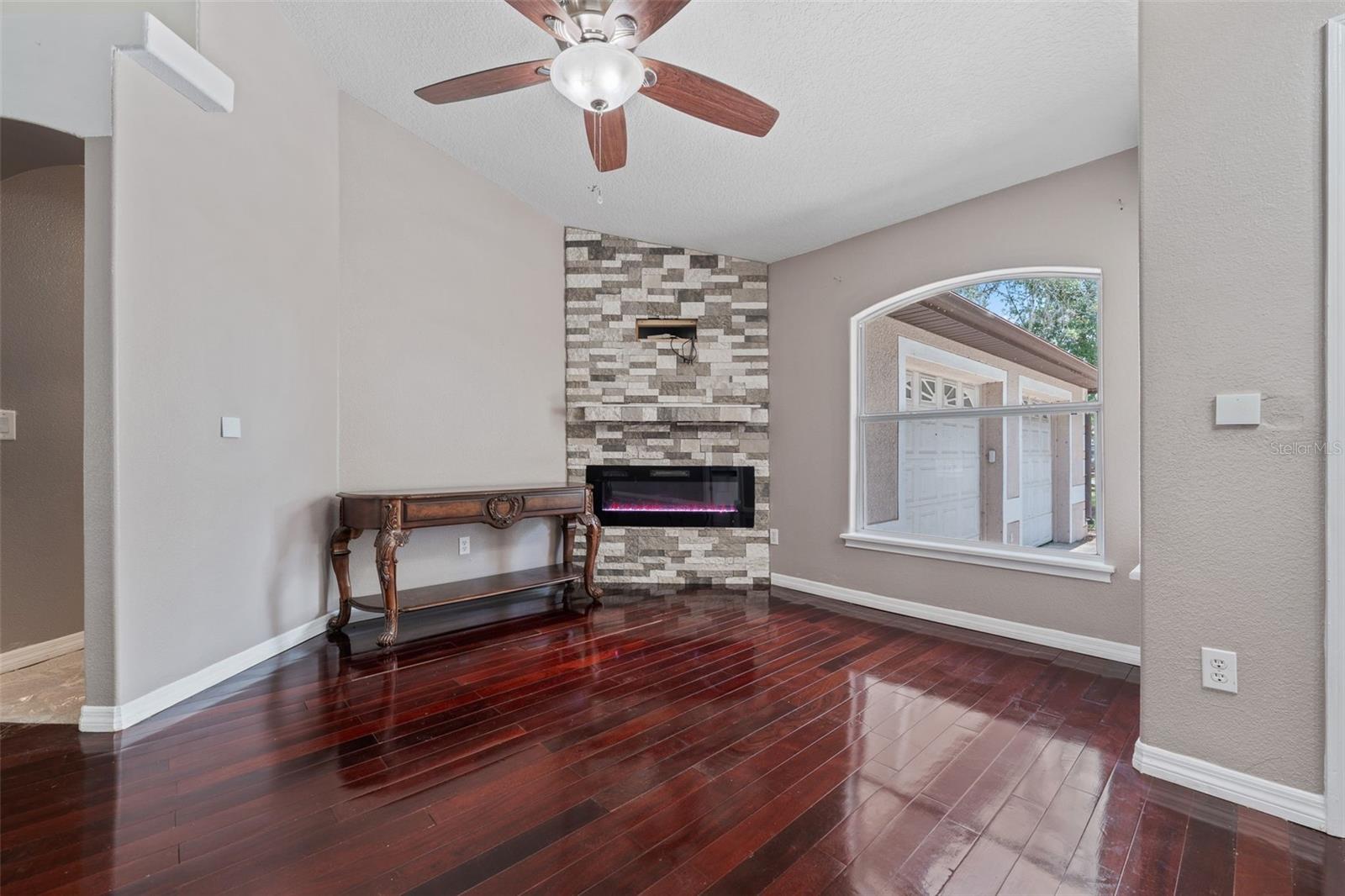 25335 MARDON CIR, PAISLEY, FL, 32767
