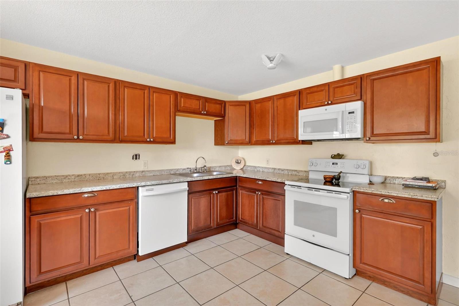 71 FAIRVIEW AVE, ORMOND BEACH, FL, 32174