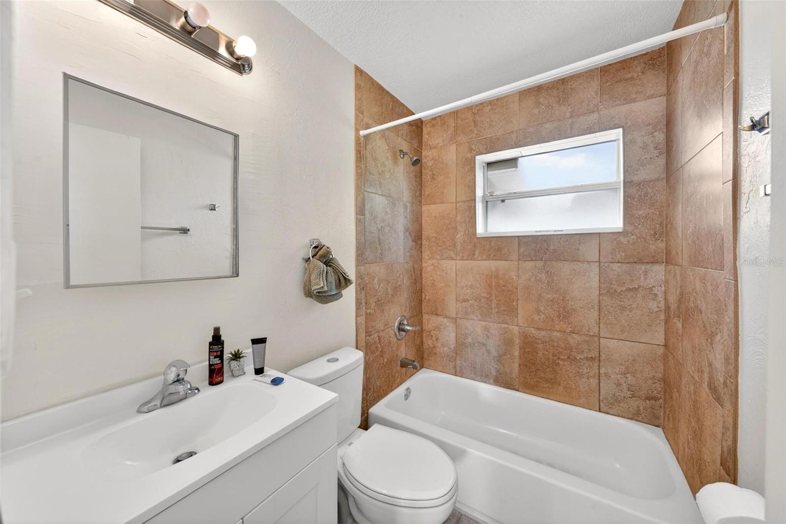 71 FAIRVIEW AVE, ORMOND BEACH, FL, 32174
