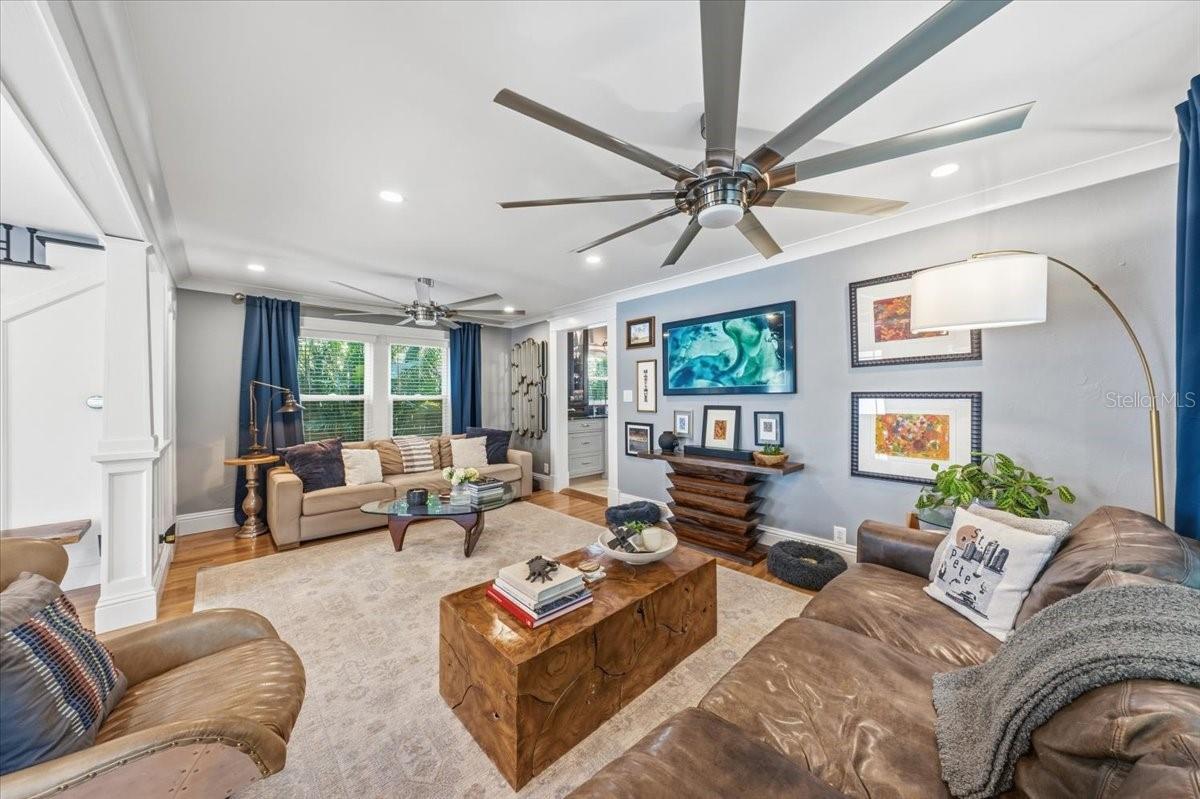 2450 BURLINGTON AVE N, ST PETERSBURG, FL, 33713