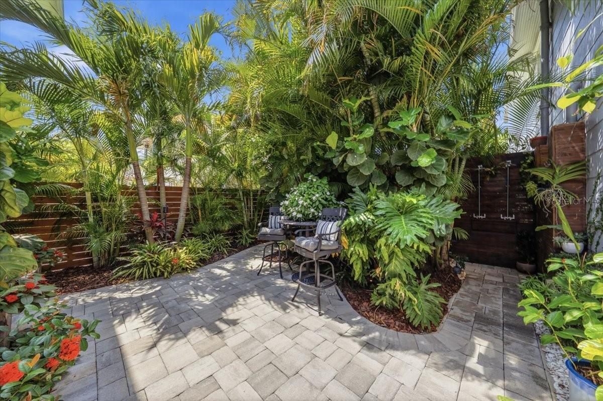 2450 BURLINGTON AVE N, ST PETERSBURG, FL, 33713