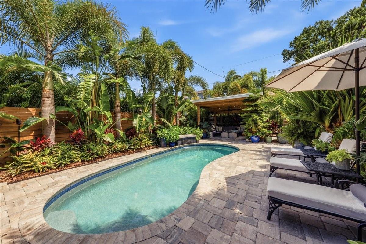 2450 BURLINGTON AVE N, ST PETERSBURG, FL, 33713