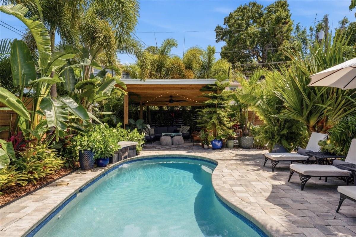 2450 BURLINGTON AVE N, ST PETERSBURG, FL, 33713