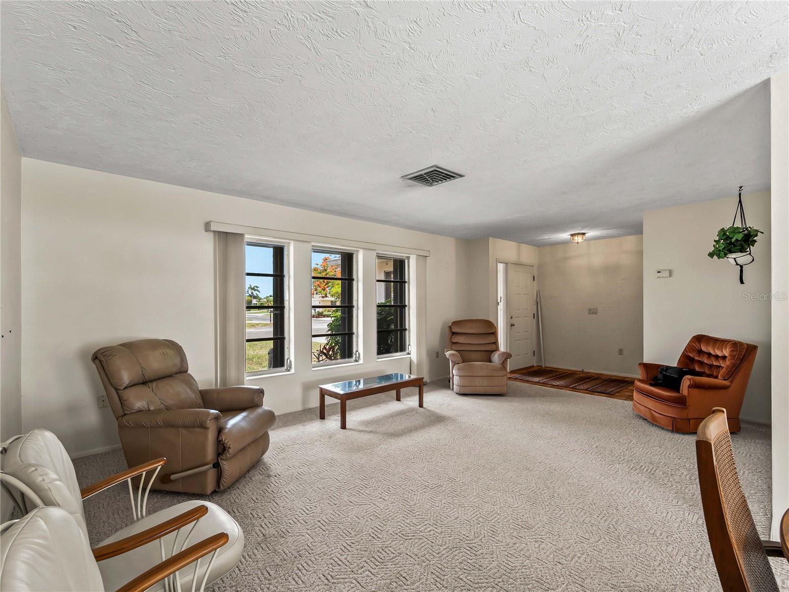 1619 E CYPRESS POINT DR, VENICE, FL, 34293