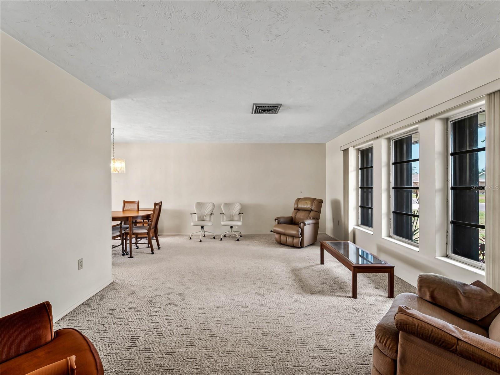 1619 E CYPRESS POINT DR, VENICE, FL, 34293