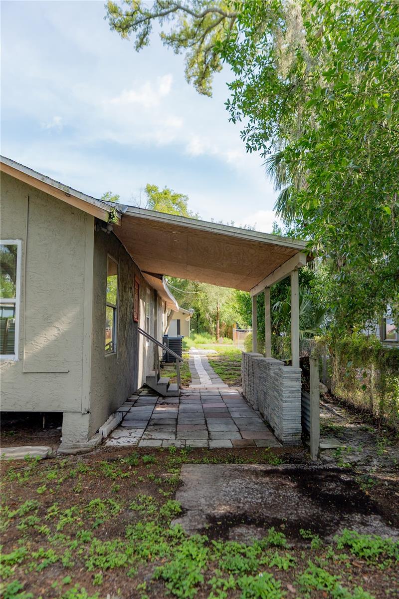 1906 E CARACAS ST, TAMPA, FL, 33610