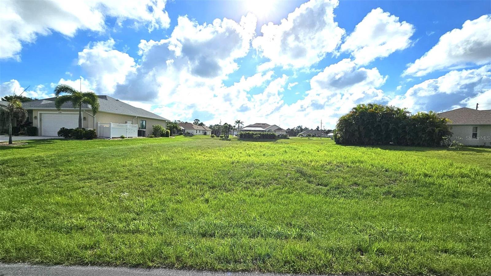 144 LONG MEADOW LN, ROTONDA WEST, FL, 33947