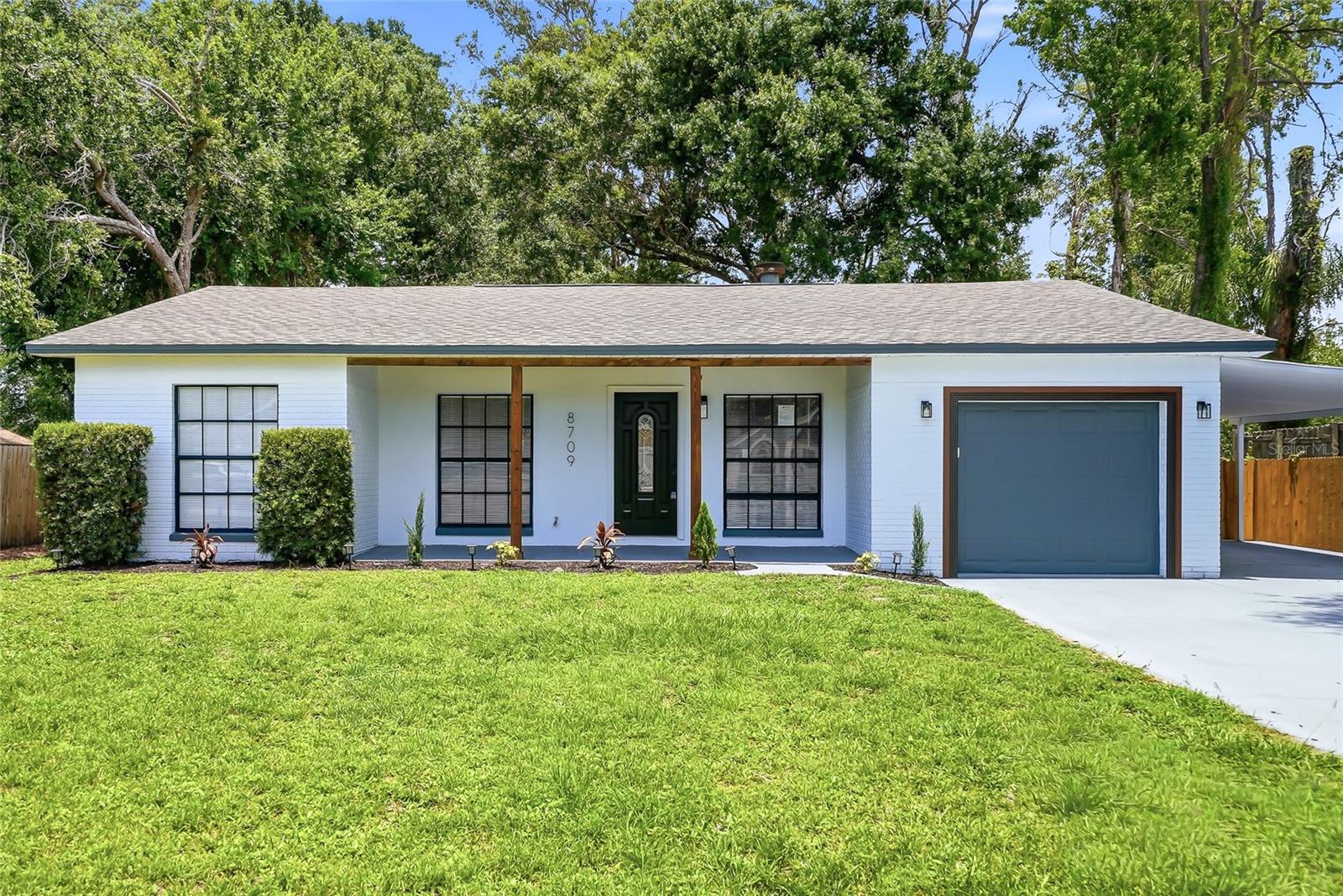 8709 FOUNTAIN AVE, TAMPA, FL, 33615