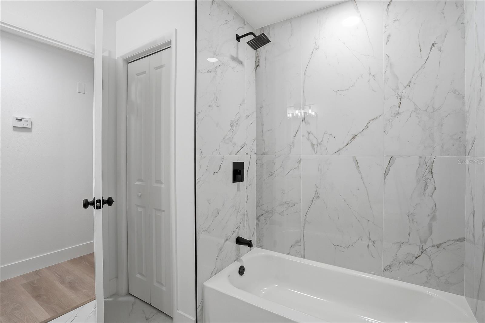 8709 FOUNTAIN AVE, TAMPA, FL, 33615