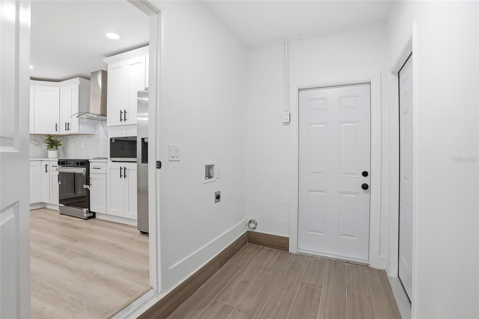 8709 FOUNTAIN AVE, TAMPA, FL, 33615