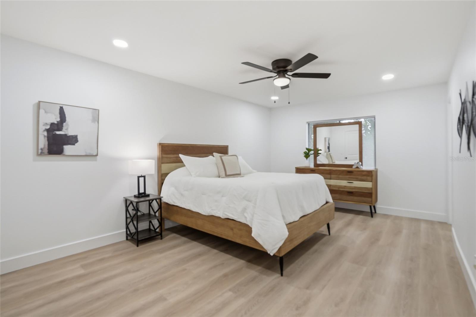 8709 FOUNTAIN AVE, TAMPA, FL, 33615