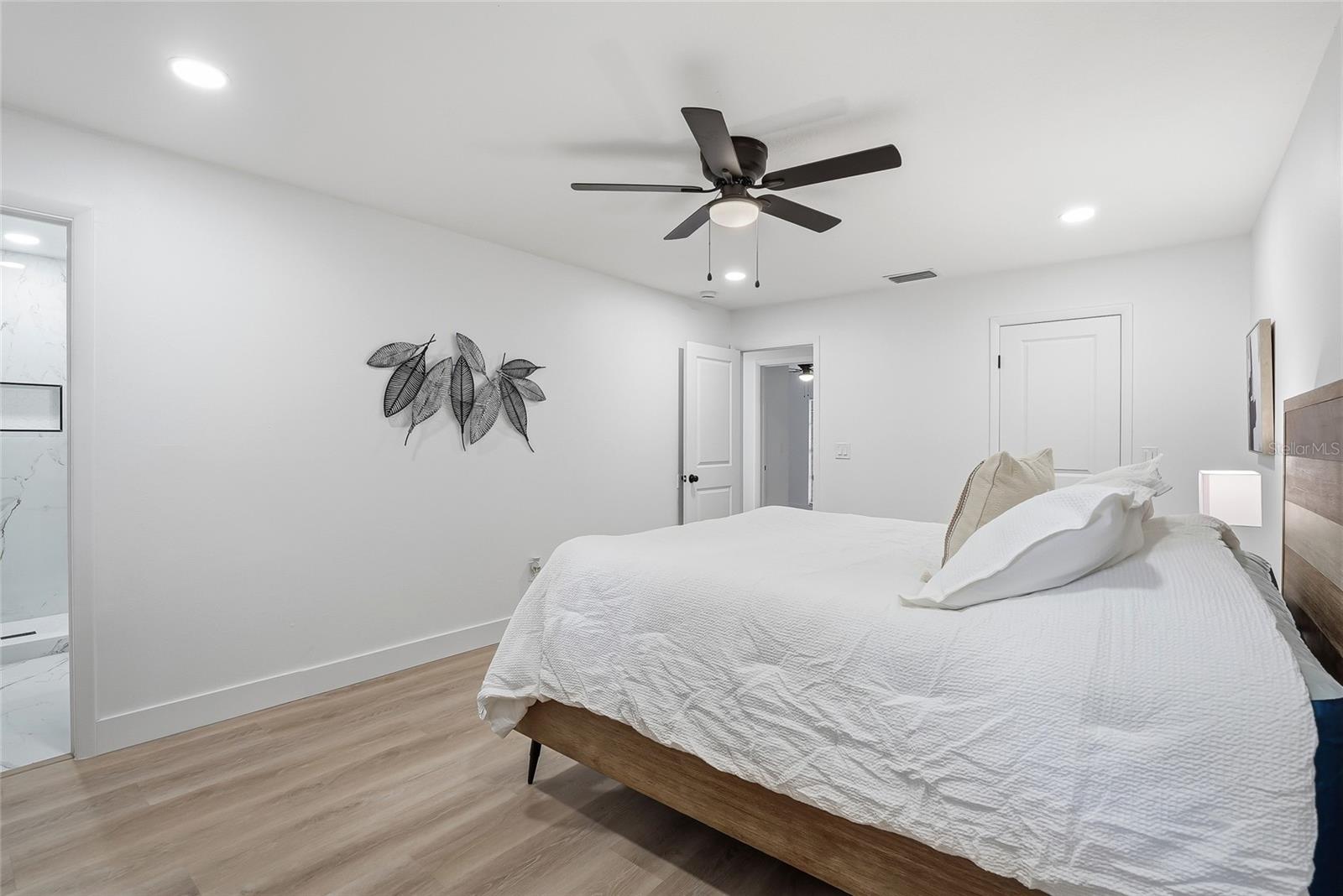 8709 FOUNTAIN AVE, TAMPA, FL, 33615